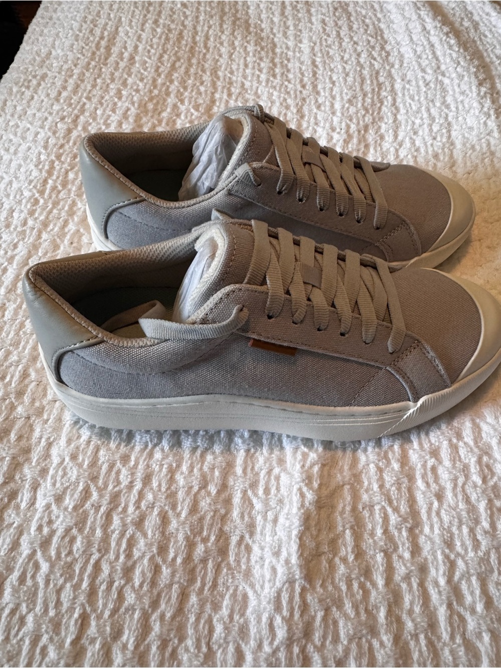 Dr. Scholl's Ladies Low-Top Sneakers in Light Gray